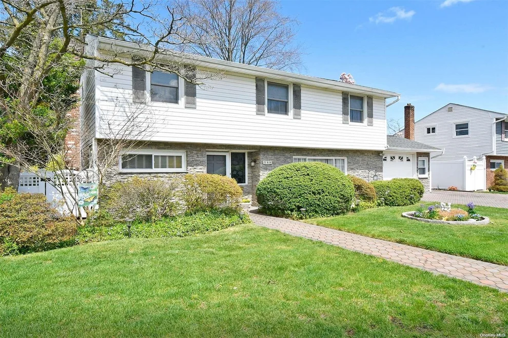 Unit for sale at 348 N Rutherford Avenue, Oyster Bay, NY 11758