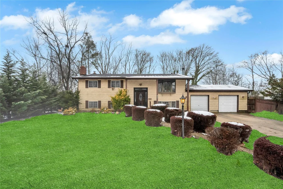Unit for sale at 108 Colonial Springs Road, Babylon, NY 11798