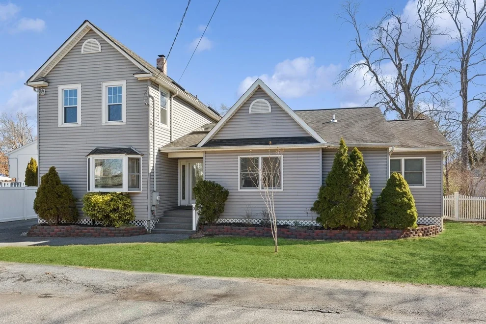 Unit for sale at 3 Charles Avenue, Islip, NY 11752