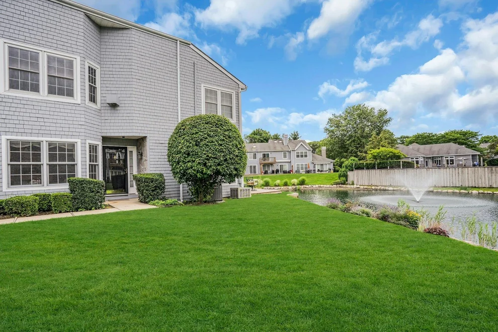 Unit for sale at 20 Lakebridge Drive S, Smithtown, NY 11754