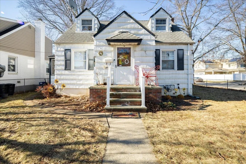 Unit for sale at 131 Goldenrod Avenue, Hempstead, NY 11010