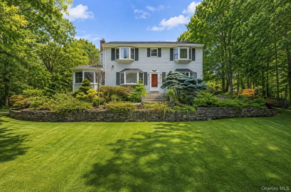 Unit for sale at 4 Chaucer Road, Hyde Park, NY 12580