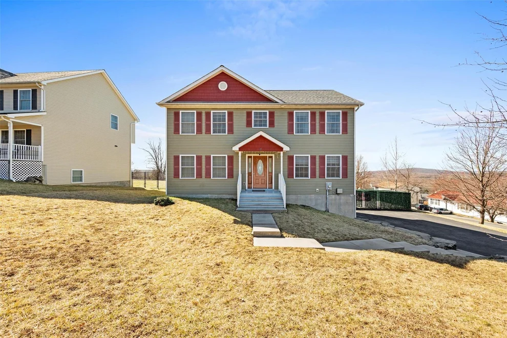 Unit for sale at 8 Bannerman View Drive, Newburgh (Town), NY 12550