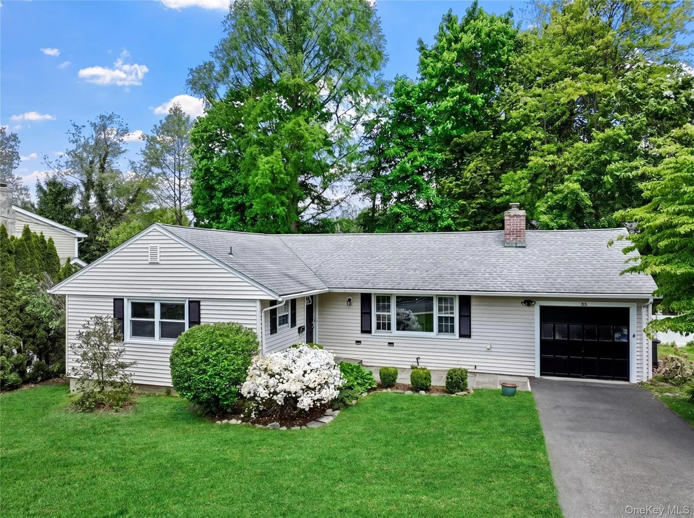 Unit for sale at 88 Heatherdell Road, Greenburgh, NY 10502