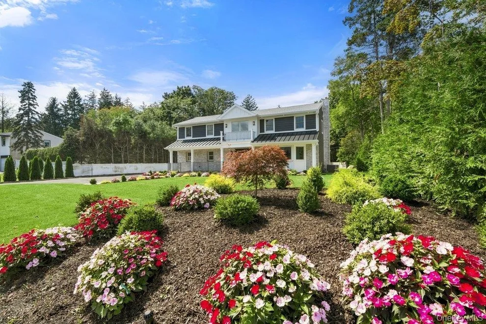 Unit for sale at 3 Aron Drive, Oyster Bay, NY 11797