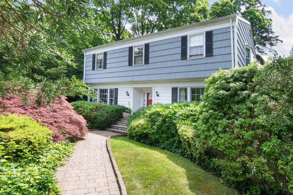 Unit for sale at 3 Little Lane, White Plains, NY 10605