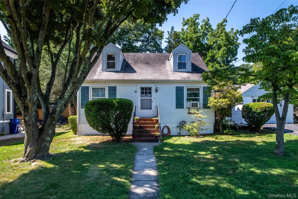 Unit for sale at 40 Florence Avenue, Greenburgh, NY 10522