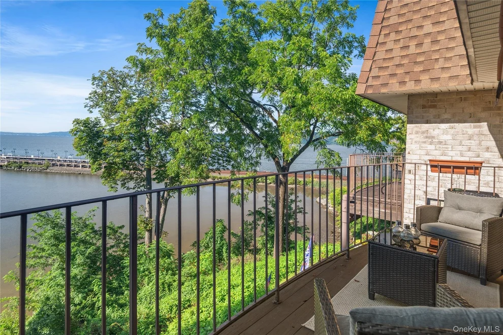 Unit for sale at 215 Kemeys Cove, Ossining, NY 10510