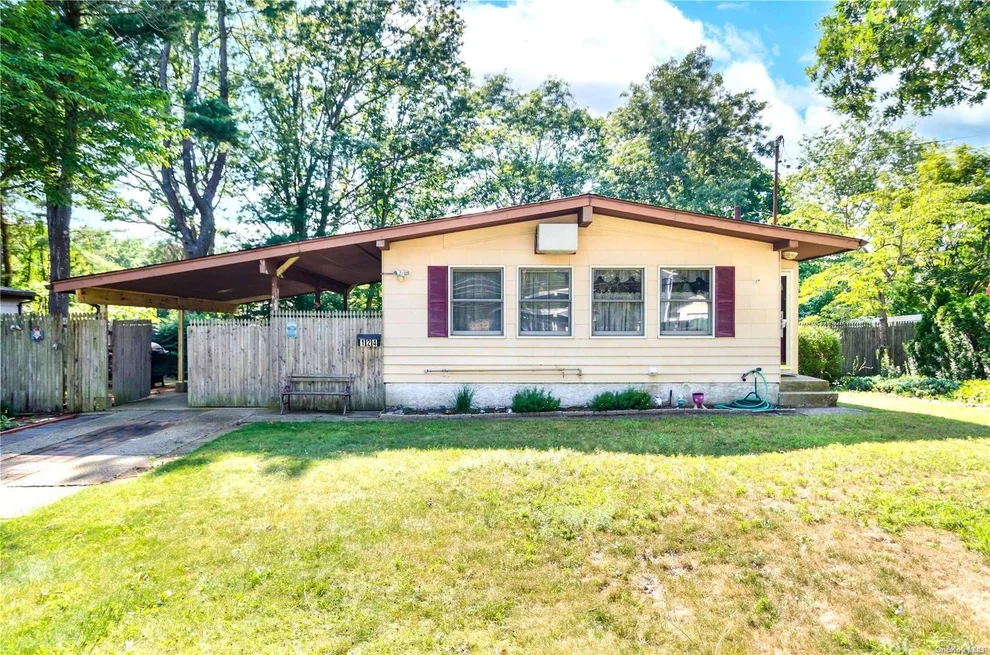 Unit for sale at 124 Maplecrest Drive, Islip, NY 11779