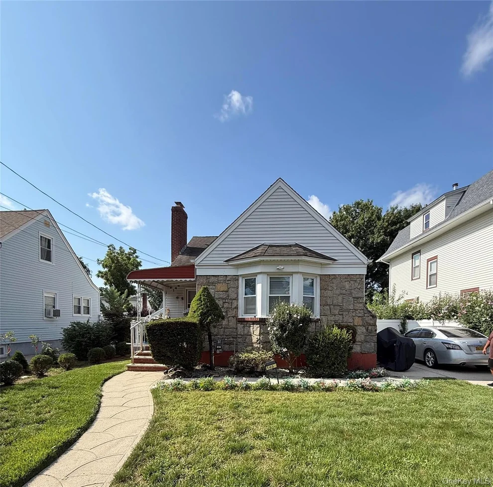 Unit for sale at 146 Elm Street, Hempstead, NY 11580