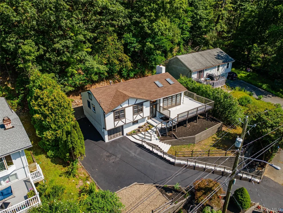 Unit for sale at 64 Edgemere Avenue, Warwick (Town), NY 10925