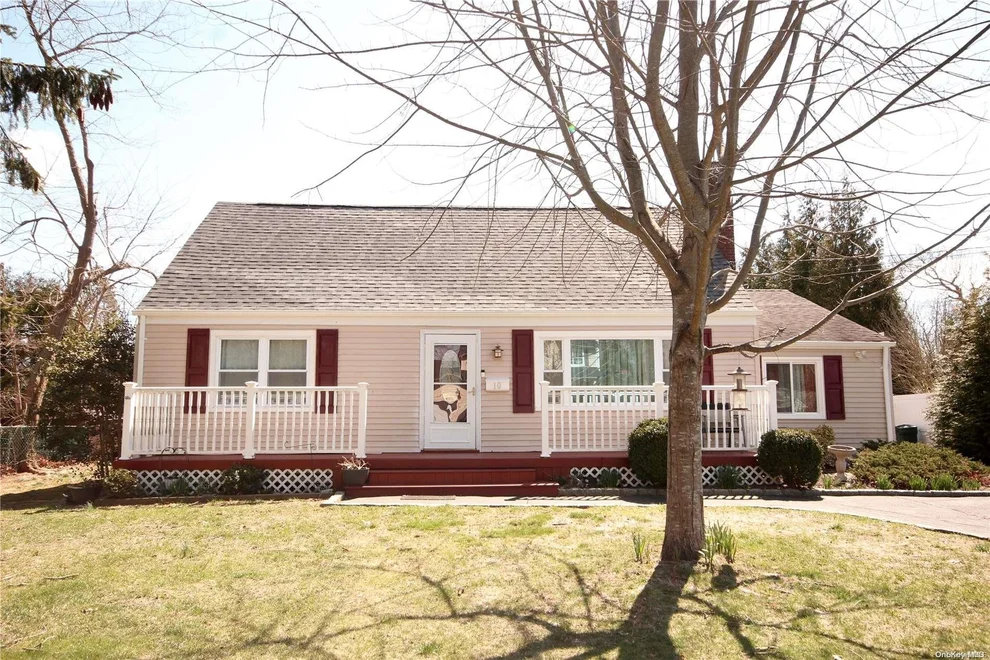 Unit for sale at 10 Manistee Lane, Islip, NY 11730