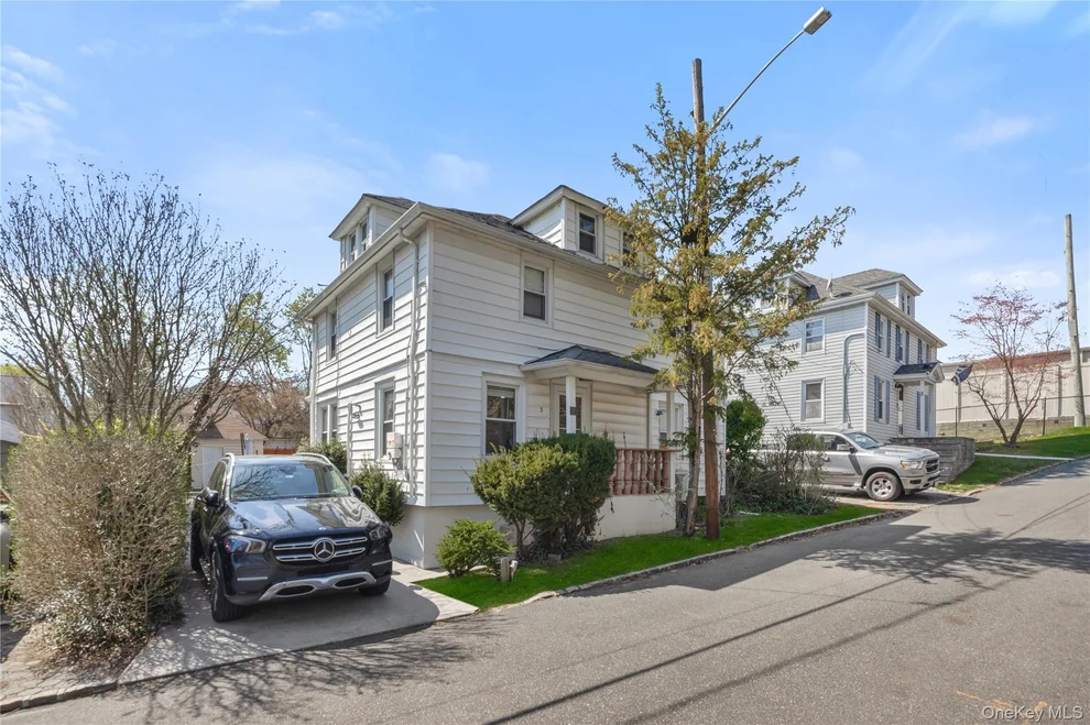 Unit for sale at 3 3RD Street, North Hempstead, NY 11548