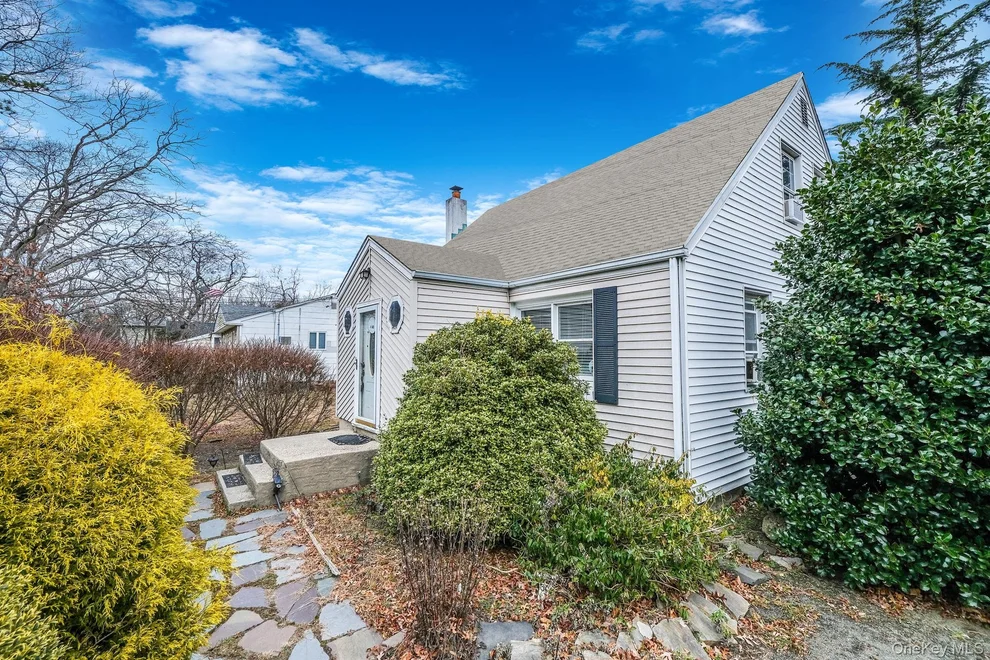Unit for sale at 287 Central Avenue, Islip, NY 11716