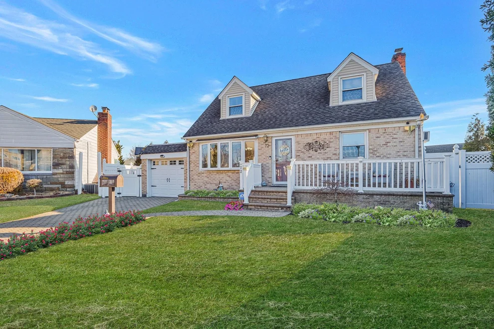 Unit for sale at 72 Lois Court, Hempstead, NY 11554