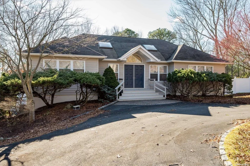 Unit for sale at 15 Bettina Court, Southampton, NY 11946