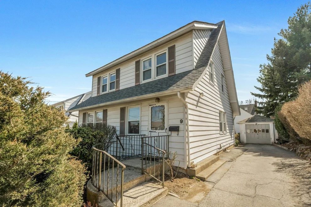 Unit for sale at 9 Doyer Avenue, White Plains, NY 10605