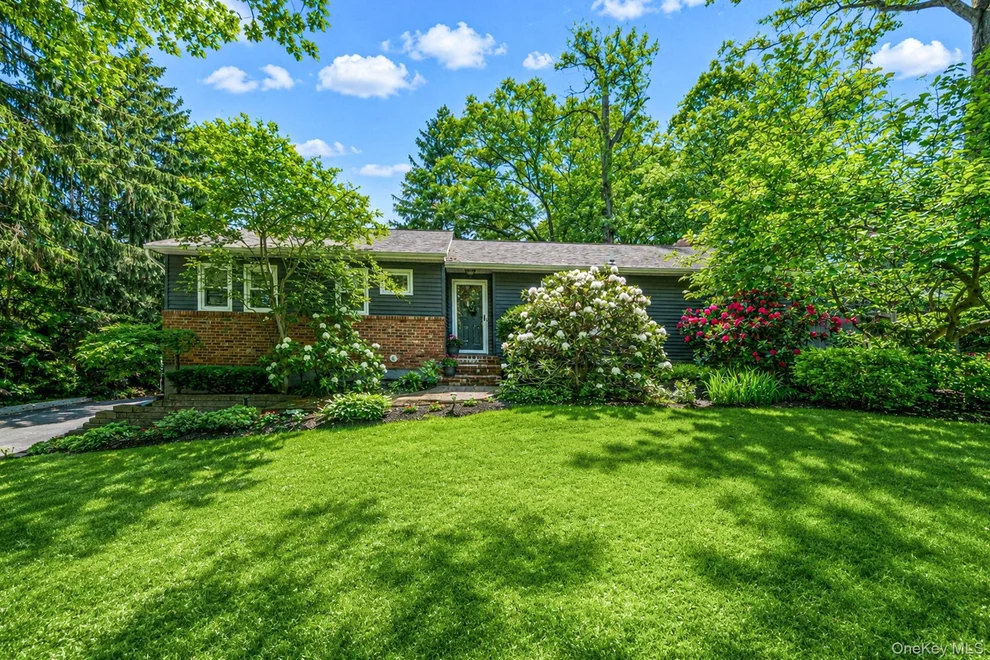 Unit for sale at 28 Royal Oak Drive, Huntington, NY 11743