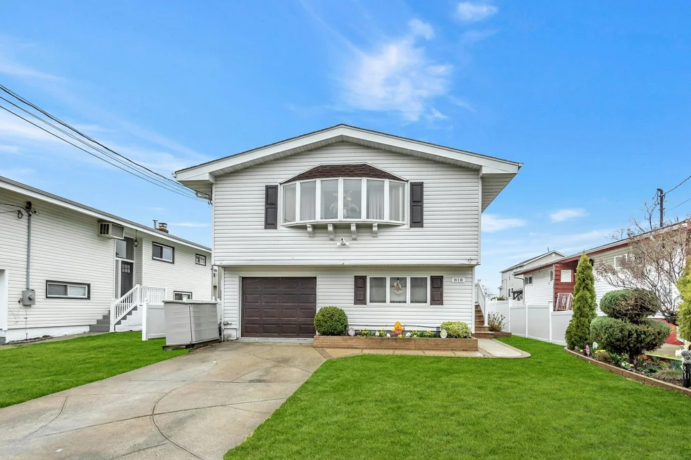 Unit for sale at 818 S Ocean Avenue, Hempstead, NY 11520