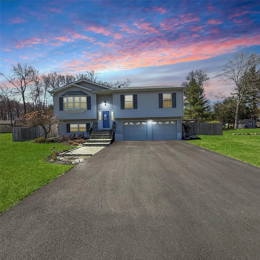 Unit for sale at 48 Park Hill Drive, New Windsor, NY 12553