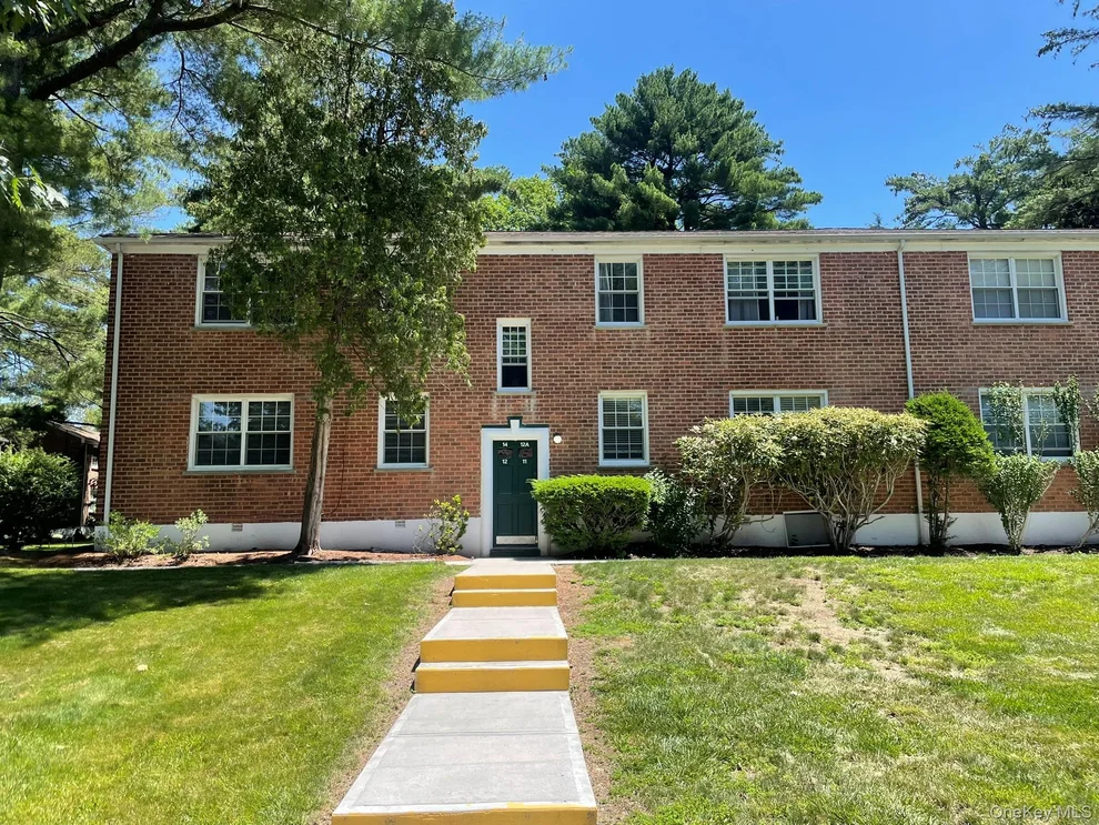 Unit for sale at 180 Pinewood Road, Greenburgh, NY 10530