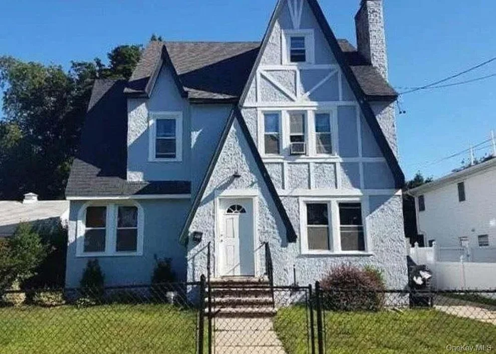 Unit for sale at 17 Hope Street, Hempstead, NY 11550