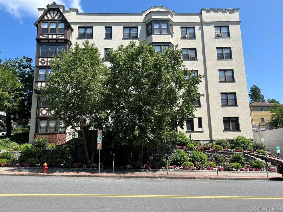 Unit for sale at 56 Pondfield Road W, Yonkers, NY 10708