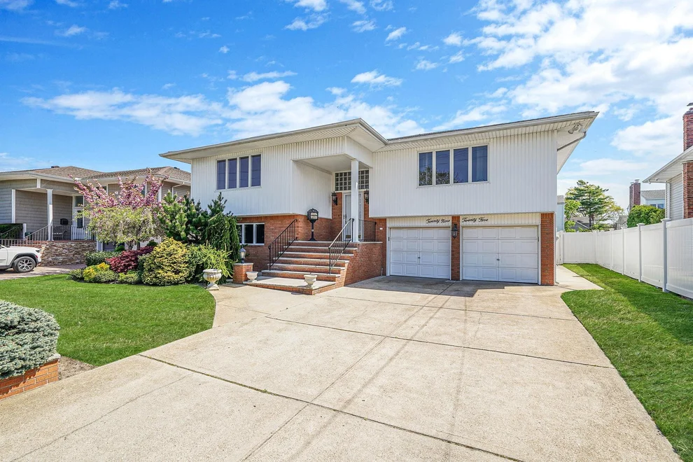 Unit for sale at 2925 Hewlett Avenue, Hempstead, NY 11566