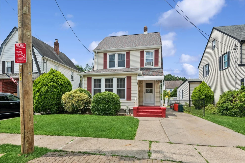 Unit for sale at 35 Juniper Avenue, North Hempstead, NY 11501