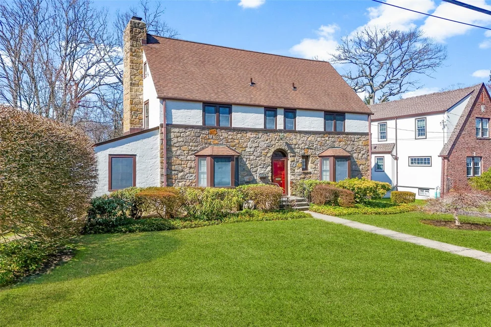 Unit for sale at 19 Blackthorn Lane, White Plains, NY 10606
