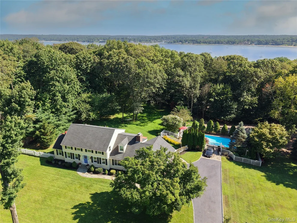 Unit for sale at 2 Hawk Drive, Huntington, NY 11743