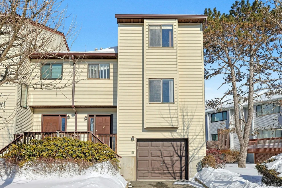 Unit for sale at 2 Linda Court, Clarkstown, NY 10954