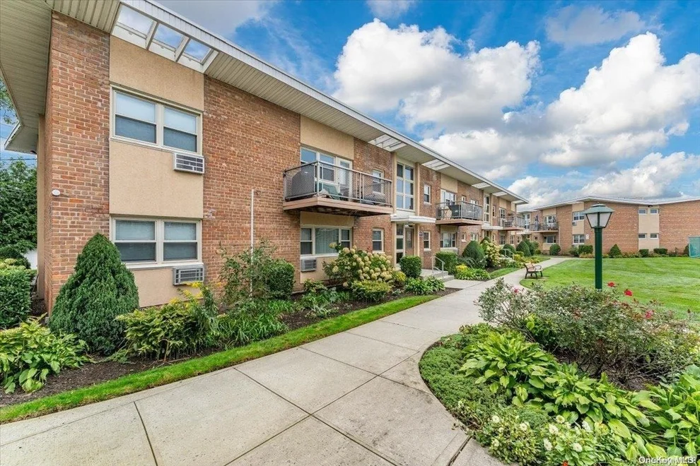 Unit for sale at 4 Rose Street, Hempstead, NY 11572