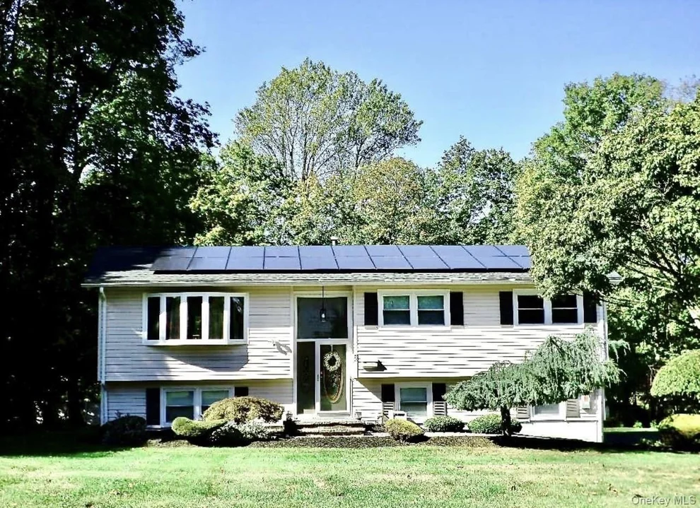 Unit for sale at 8 Jodi Lane, Clarkstown, NY 10956