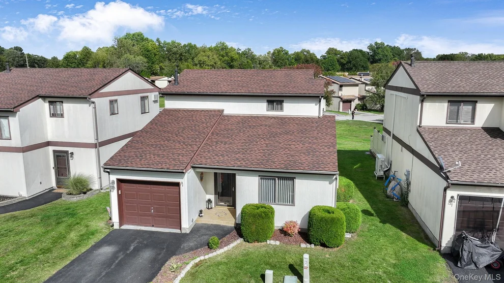 Unit for sale at 5 Perrins Mews, Wallkill, NY 10940