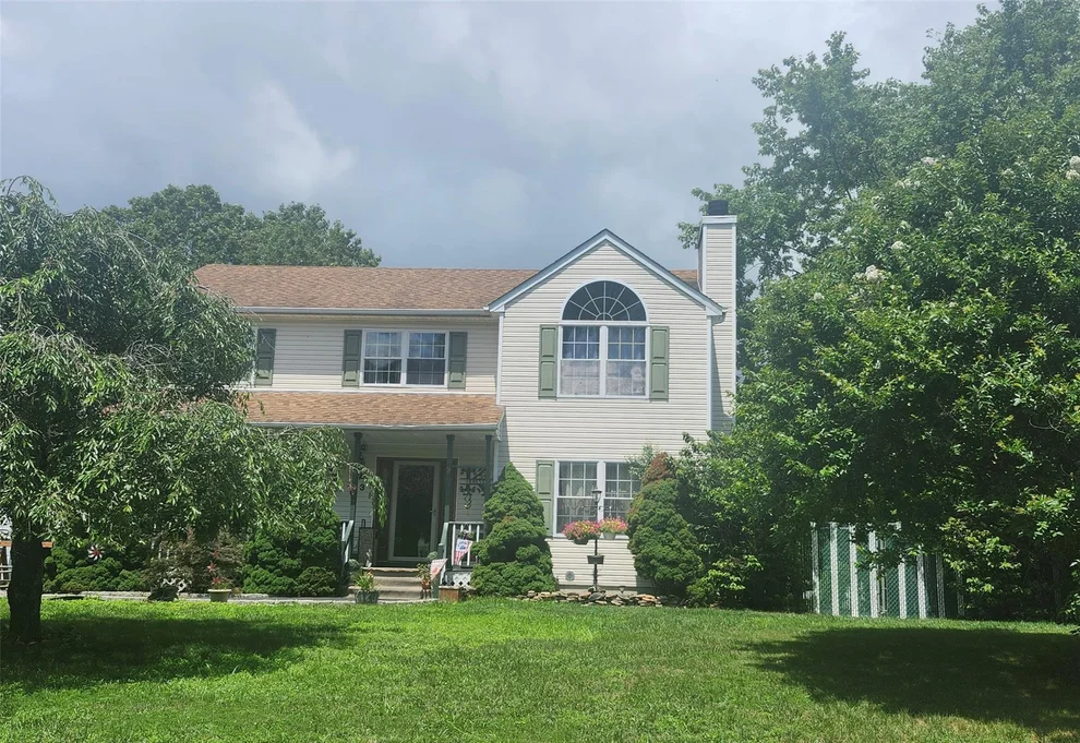 Unit for sale at 3 Long Acre Court, Brookhaven, NY 11763