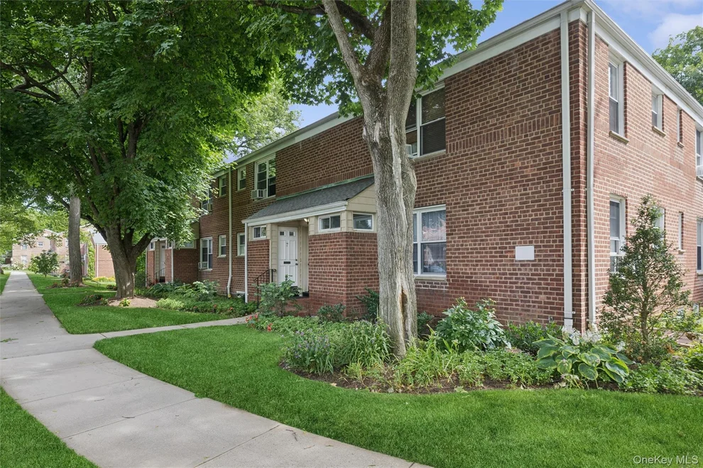 Unit for sale at 43 Edwards Street, North Hempstead, NY 11577