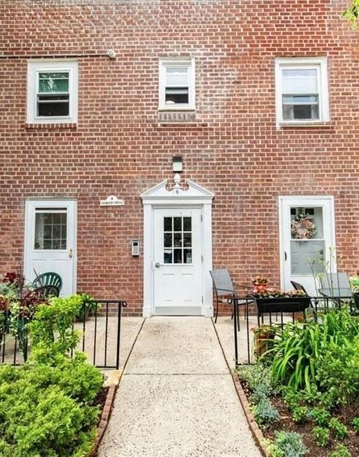 Unit for sale at 8 Leewood Circle, Eastchester, NY 10709