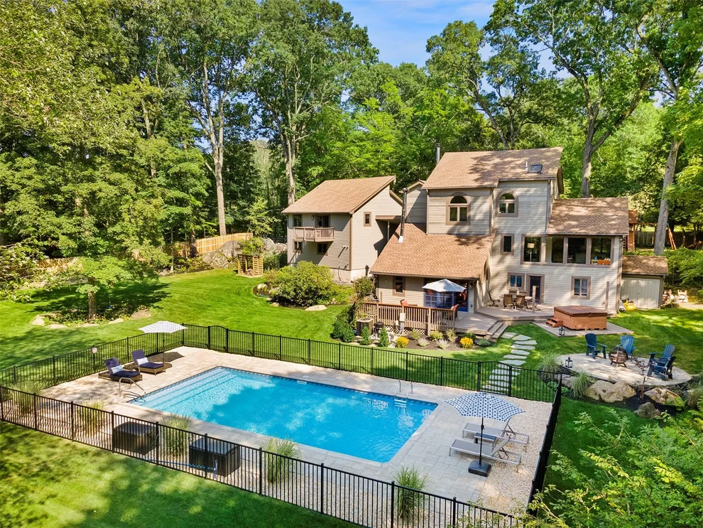 Unit for sale at 176 Furnace Dock Road, Cortlandt, NY 10567