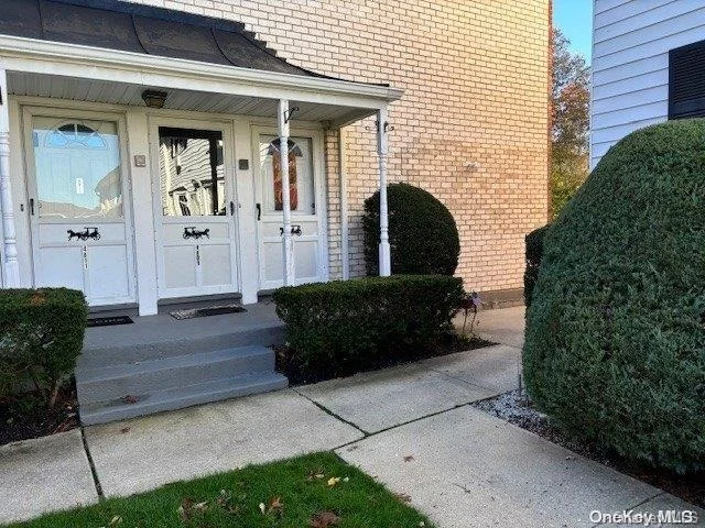 Unit for sale at 4810 Wilshire Lane, Islip, NY 11769