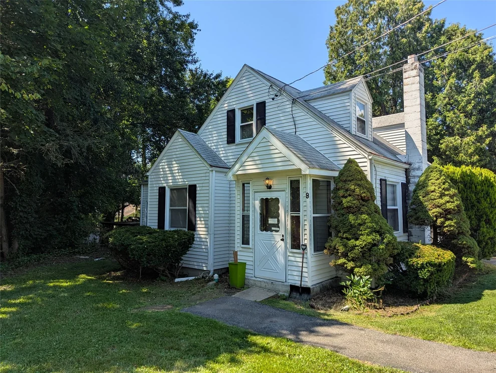 Unit for sale at 9 Kinderhook Drive, Poughkeepsie (Town), NY 12603