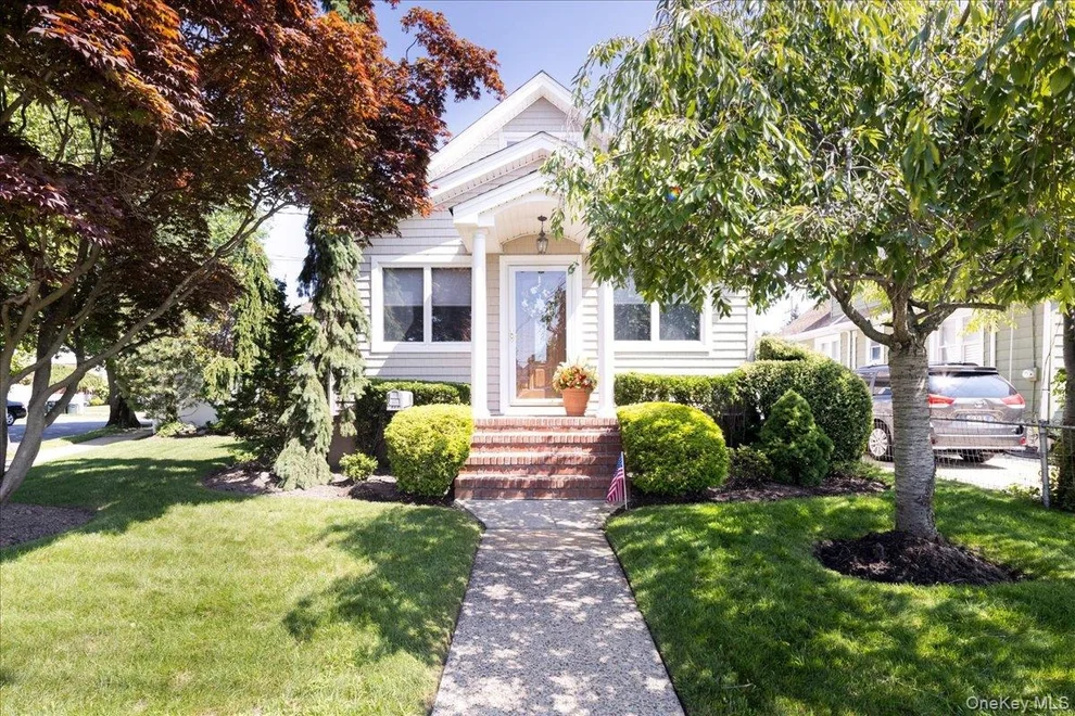 Unit for sale at 714 Wyckoff Avenue, Hempstead, NY 11710