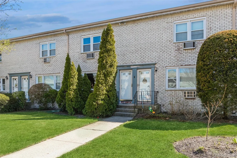 Unit for sale at 92 Cardinal Lane, Islip, NY 11751