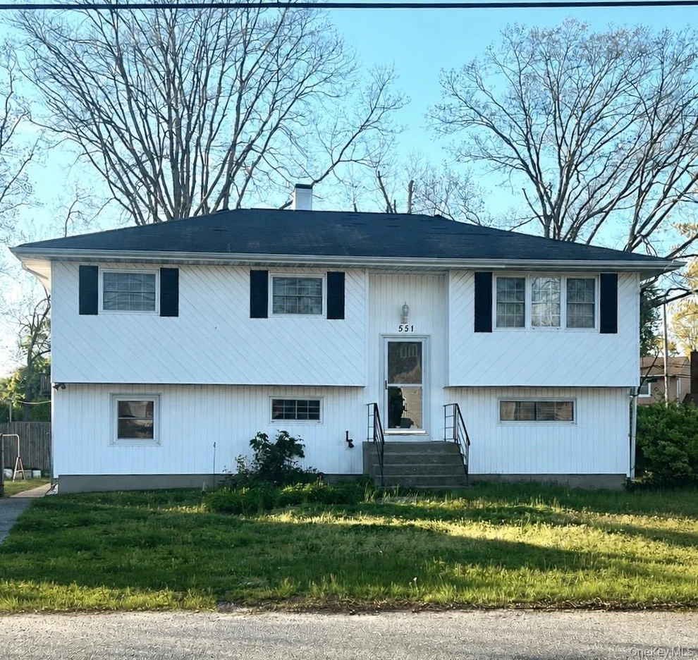 Unit for sale at 551 Spur Drive N, Islip, NY 11706