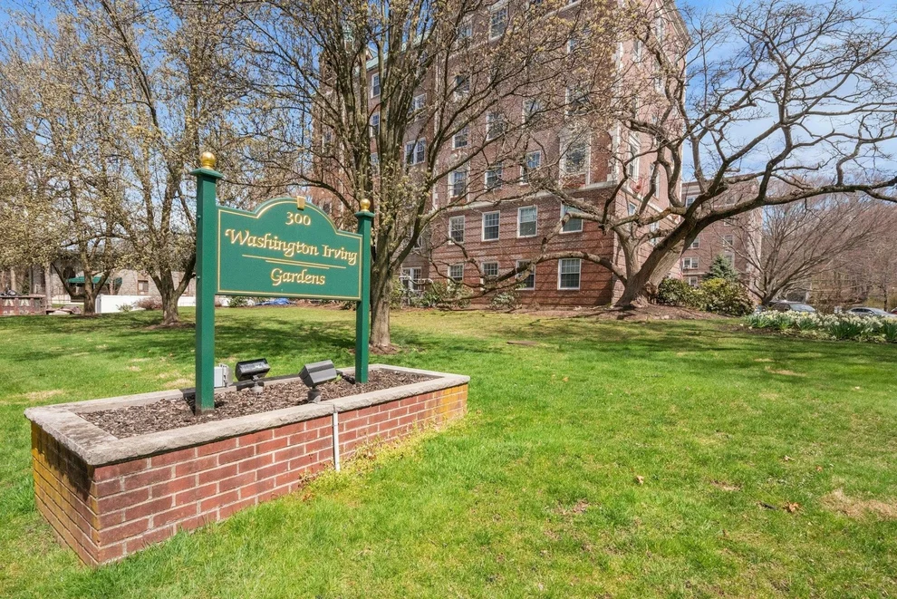 Unit for sale at 300 S Broadway, Greenburgh, NY 10591