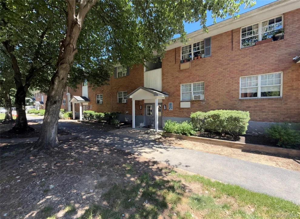 Unit for sale at 1003 Barclay Manor, Newburgh (Town), NY 12550