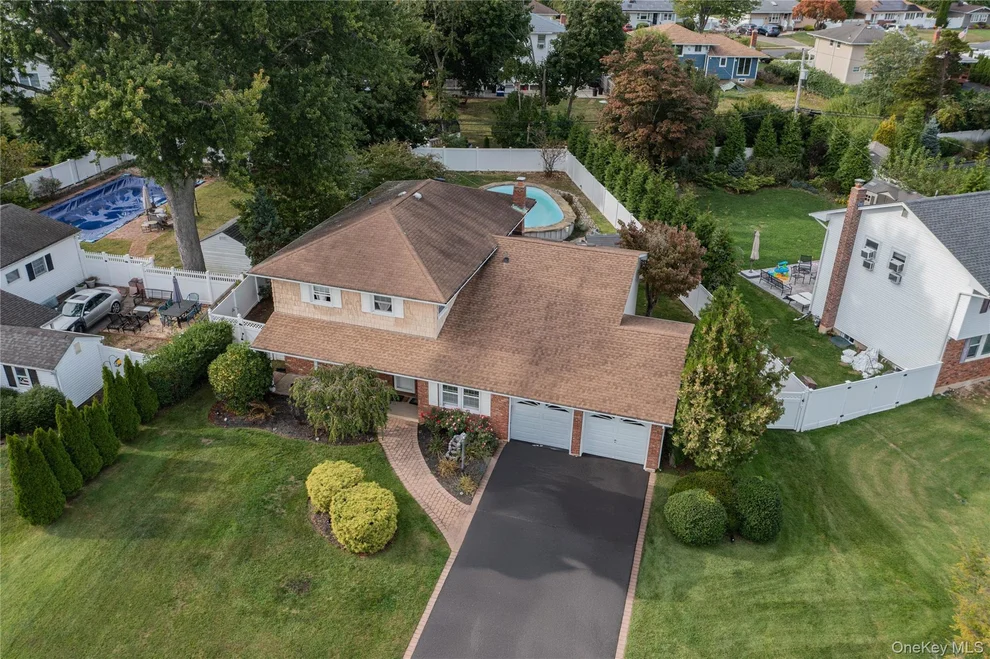 Unit for sale at 21 E Hill Drive, Smithtown, NY 11787