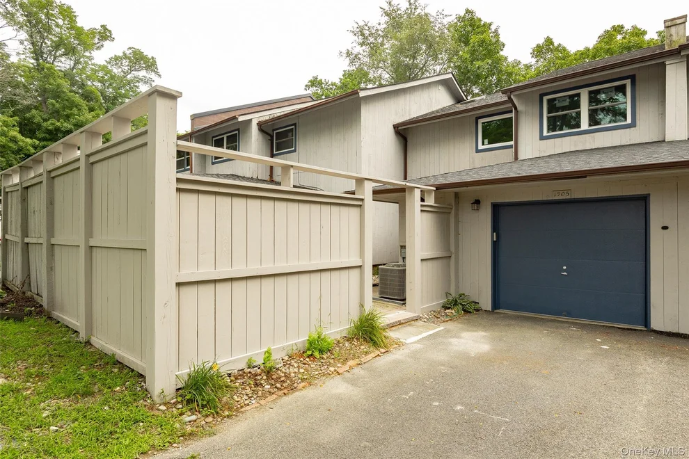 Unit for sale at 1905 Chelsea Cove S, Beekman, NY 12533
