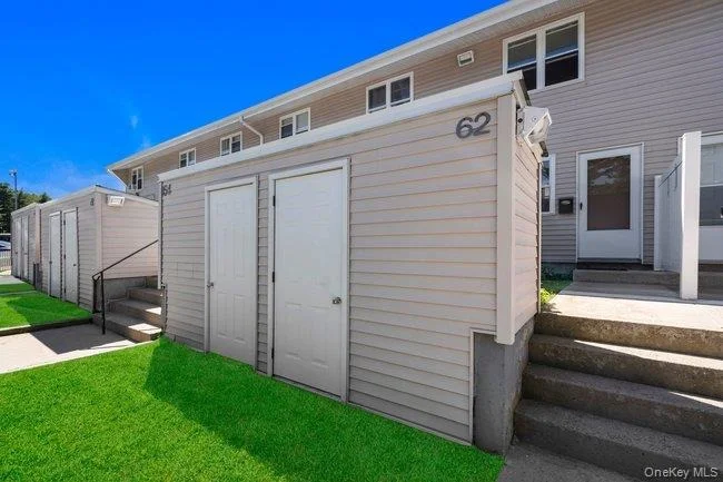 Unit for sale at 62 Townhouse Road N, Huntington, NY 11746