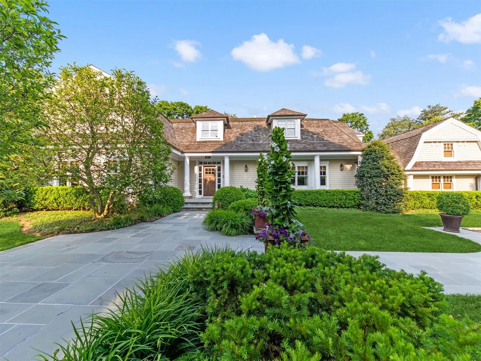 Unit for sale at 27 Red Ground Road, North Hempstead, NY 11568